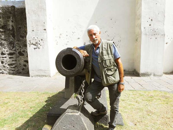 Uno dei tre cannoni originali del Battaglione San Patricio conservato all’esterno di Churubusco. Le ruote sono state sostituite con un basamento in pietra