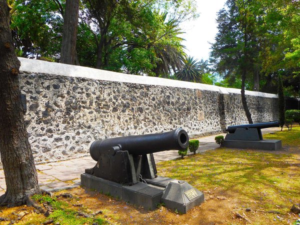 Cannoni del Battaglione San Patricio all’esterno di Churubusco